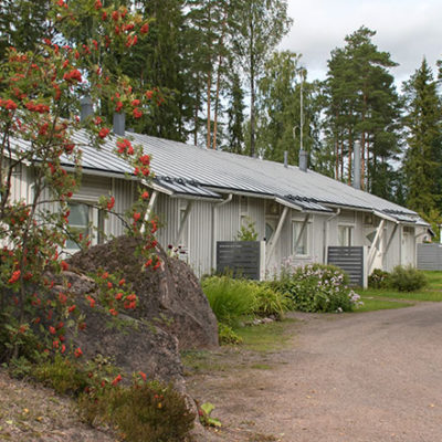 Kirkkomaentie 11 Kyrkobacksvägen